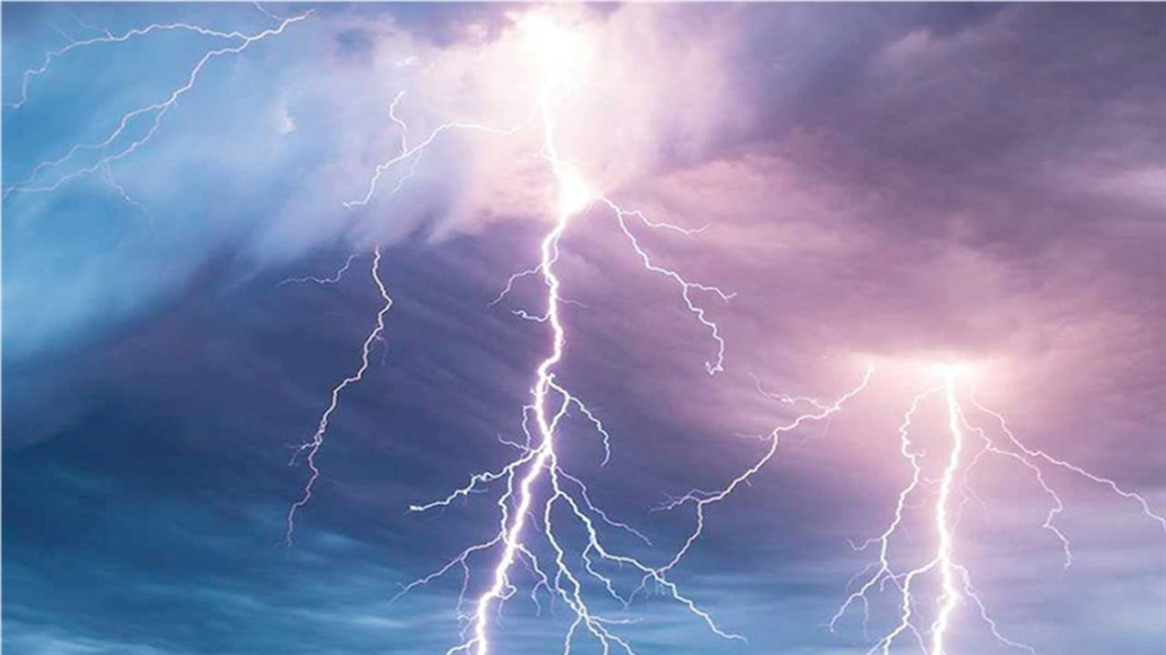 الأرصاد تحذر من سحب رعدية غدا وتكشف موعد تحسن حالة الطقس المرتقبة